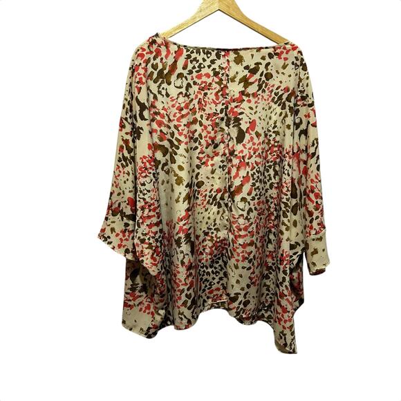 AvenueSTUDIO Womens Poncho Top 30/32 Beige Animal Print Flowy Blouse Boho‎ Chic - Picture 3 of 9